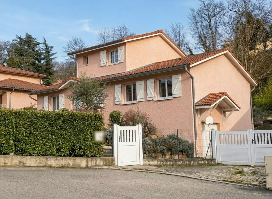Maison surélevée à côté de Condrieu