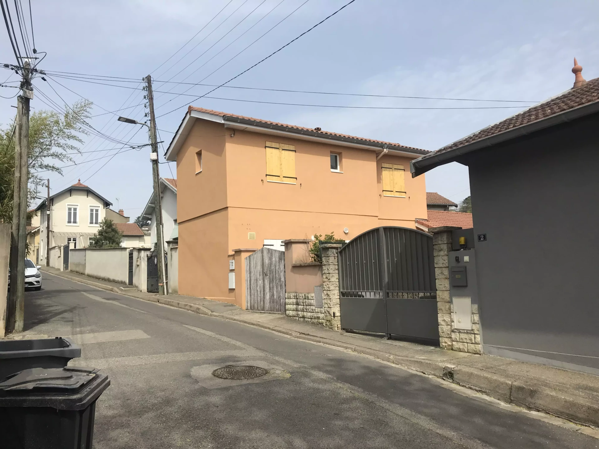 Agrandissement-de-maison-grace-a-la-surelevation-a-Rillieux-la-Pape