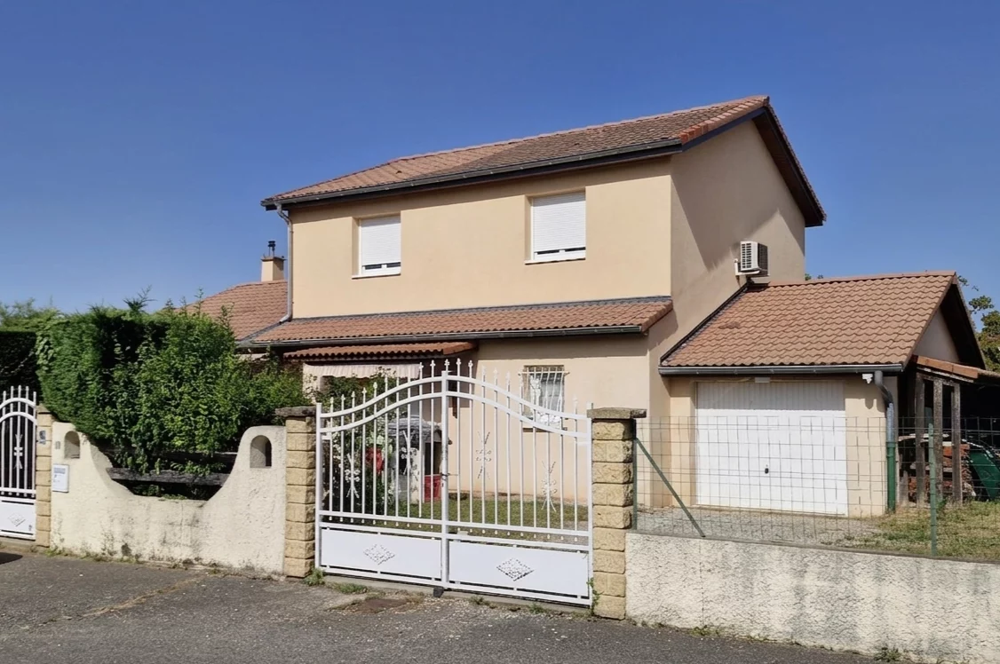 Surélévation partielle d'une maison de plain pied à Genas