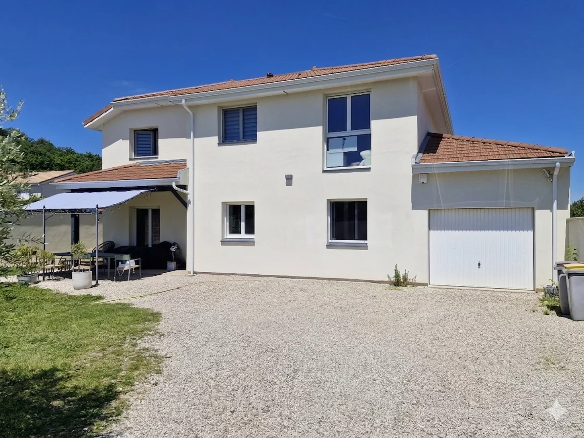 Transformation d'une maison individuelle grâce à la surélévation à Genas